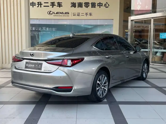 Lexus ES 2022 Model 200 Superior Edition – фото 4