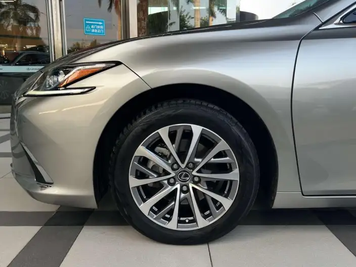 Lexus ES 2022 Model 200 Superior Edition – фото 5