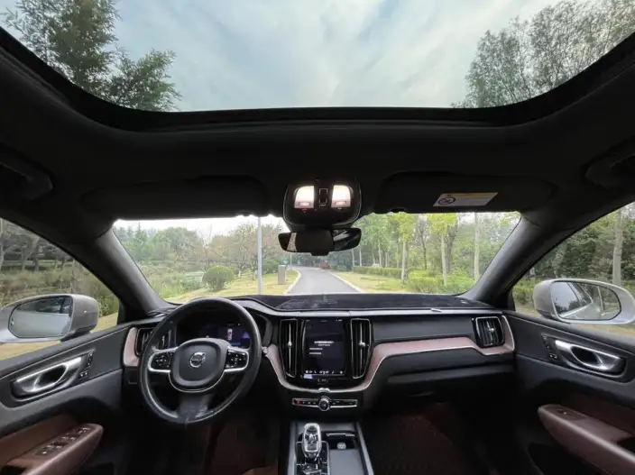 Volvo XC60 2024 Model B5 4WD Smart Range Deluxe Edition – фото 9
