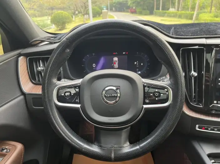 Volvo XC60 2024 Model B5 4WD Smart Range Deluxe Edition – фото 10