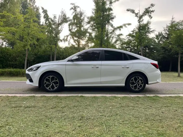 MG5 2023 Model 180DVVT CVT Youth Deluxe Edition