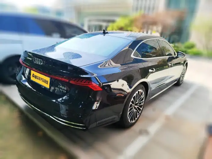 Audi A7 L 2024 Model 45 TFSI Luxury Model – фото 2