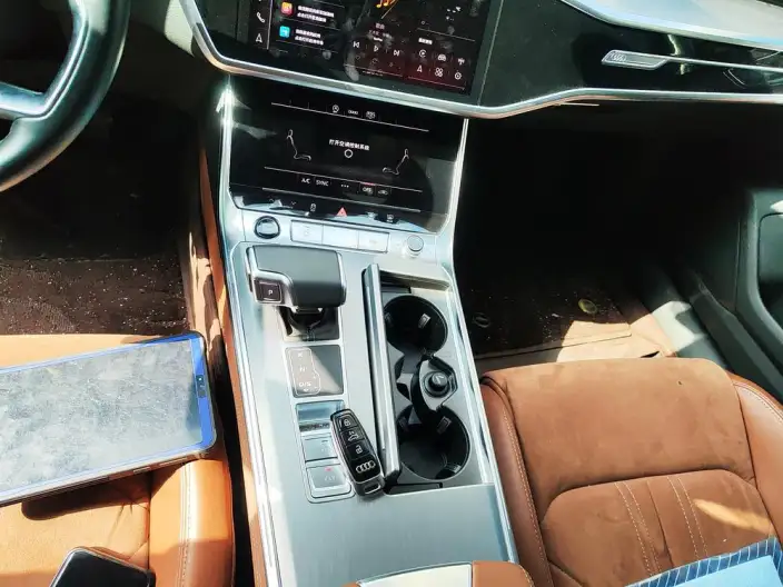 Audi A7 L 2024 Model 45 TFSI Luxury Model – фото 9