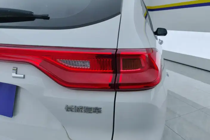 Haval M6 2023 Model PLUS 1.5T DCT Elite Smart Connect Model – фото 6