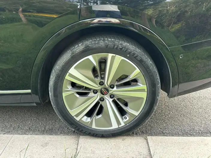 HONGQI E-HS9 2022 Model 690km Flag Xiang Edition VI seat – фото 7