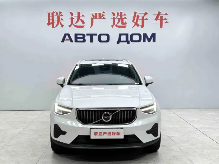 Volvo XC40 2023 Model B4 4WD Smart Range Deluxe Edition – фото 2