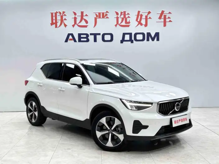 Volvo XC40 2023 Model B4 4WD Smart Range Deluxe Edition – фото 3