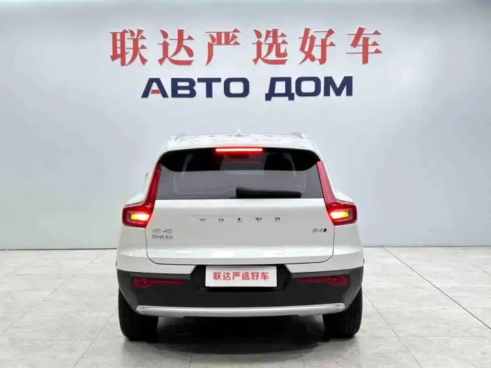 Volvo XC40 2023 Model B4 4WD Smart Range Deluxe Edition – фото 5