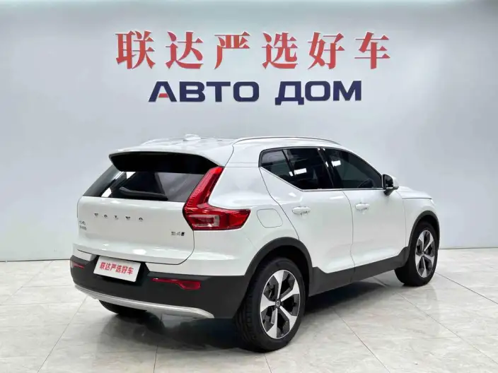 Volvo XC40 2023 Model B4 4WD Smart Range Deluxe Edition – фото 6