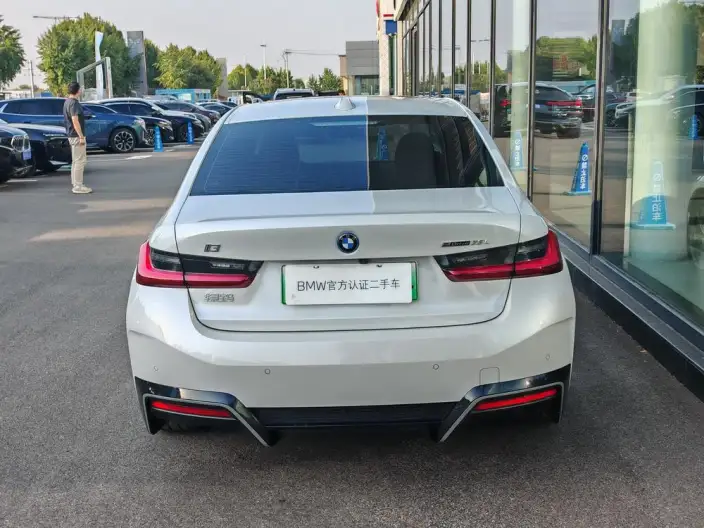 BMW i3 2026 Model Facelift eDrive35L – фото 4