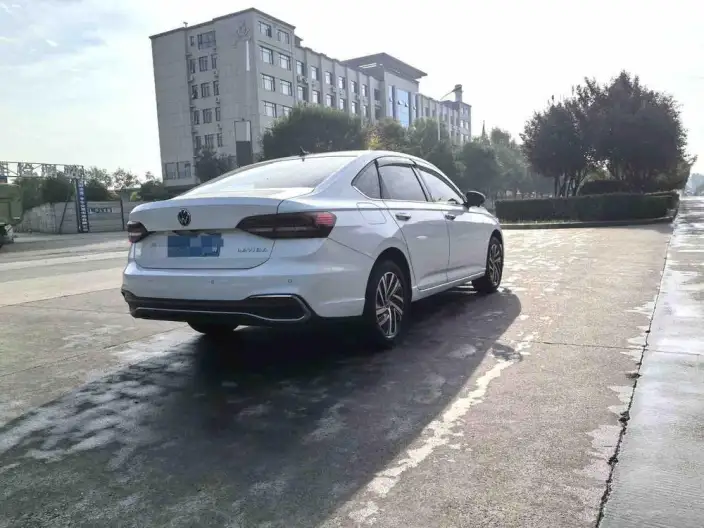 Volkswagen Lavida 2023 Model Facelift 1.5L Automatic Five million editions – фото 6