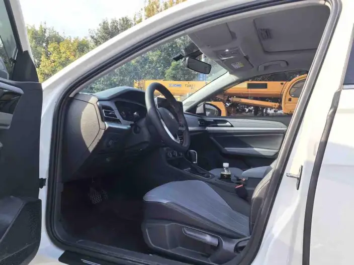 Volkswagen Lavida 2023 Model Facelift 1.5L Automatic Five million editions – фото 8