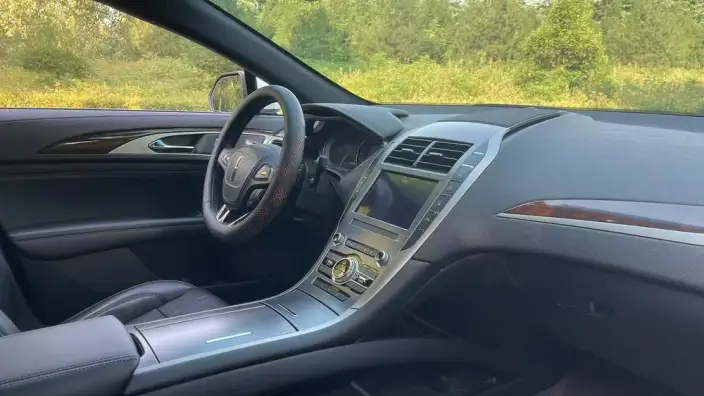 Lincoln MKZ 2019 Model 2.0T Zunya Edition China VI – фото 9