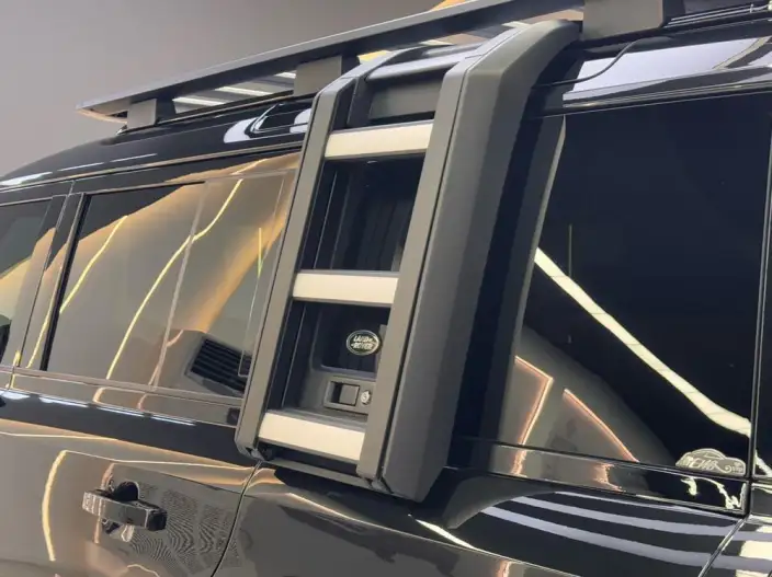 Land Rover Defender 2024 Model 110 3.0T P400 X-Dynamic HSE – фото 8