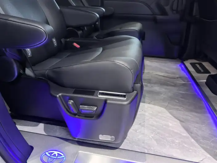 Granvia 2024 Model Intelligent Hybrid 2.5L 2WD Deluxe Edition – фото 10