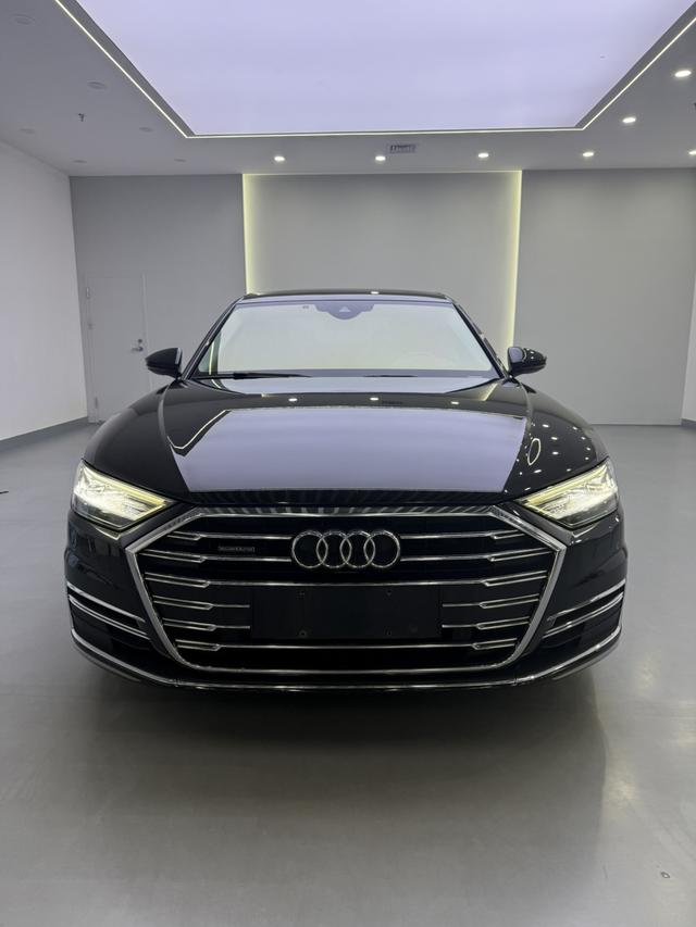 Audi A8 2021 A8L 50 TFSI quattro Com f ort – фото 2