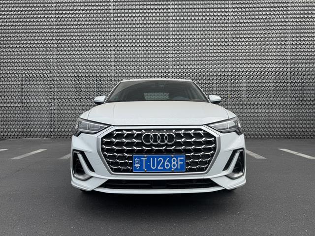AUDI Q3 2024 40 TFSI Stylish Dynamic – фото 12