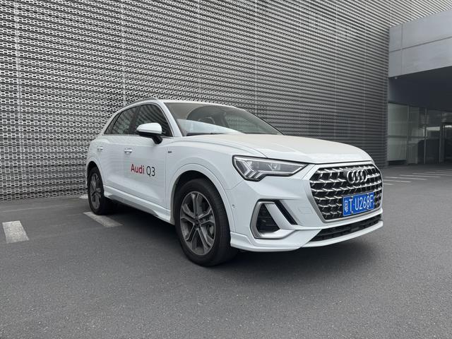 AUDI Q3 2024 40 TFSI Stylish Dynamic – фото 13