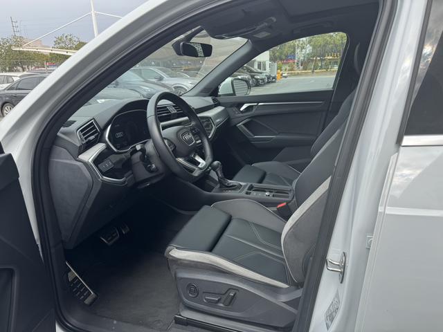 AUDI Q3 2024 40 TFSI Stylish Dynamic – фото 29