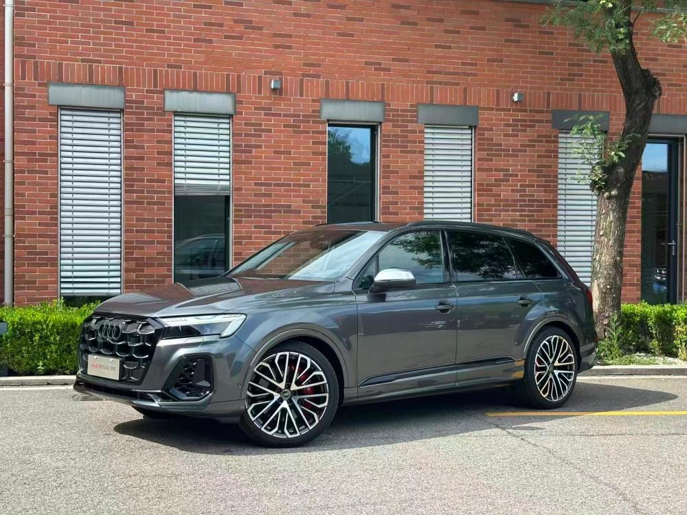 AUDI SQ7 2024 4.0 TFSI
