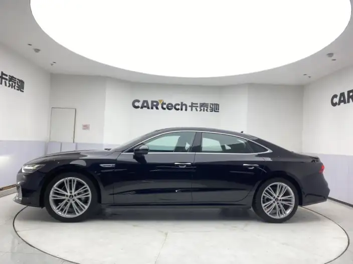 Audi A7 L 2025 Model 45 TFSI quattro Luxury Model – фото 4