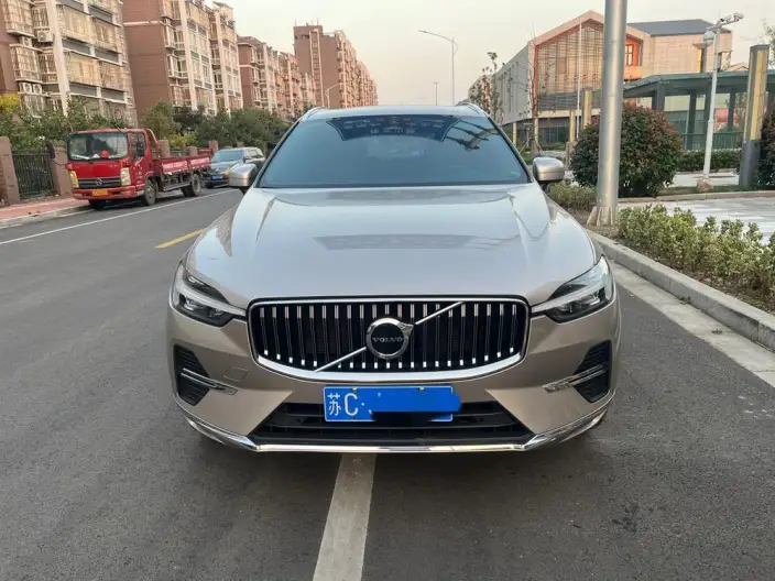 Volvo XC60 2024 Model B5 4WD Smart Range Deluxe Edition – фото 2