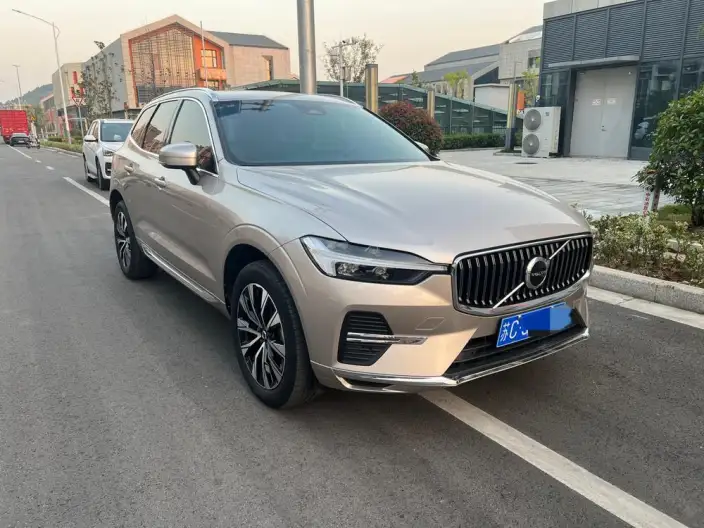 Volvo XC60 2024 Model B5 4WD Smart Range Deluxe Edition – фото 3