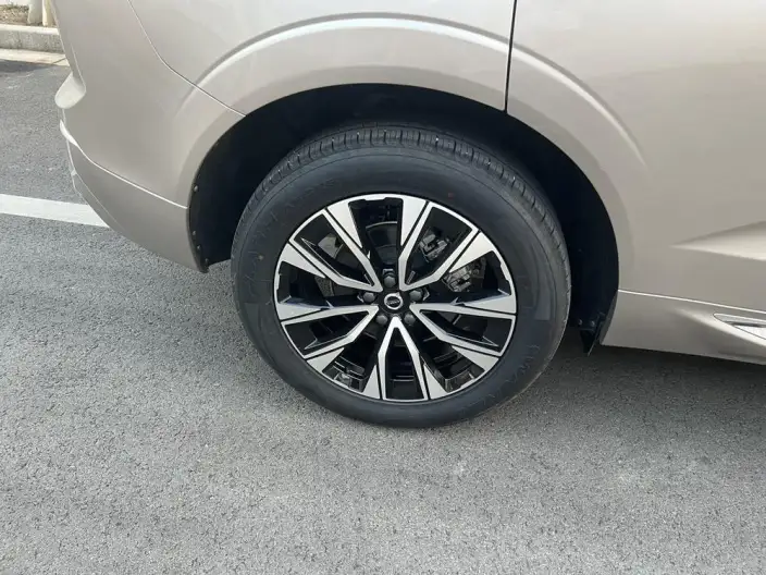 Volvo XC60 2024 Model B5 4WD Smart Range Deluxe Edition – фото 8