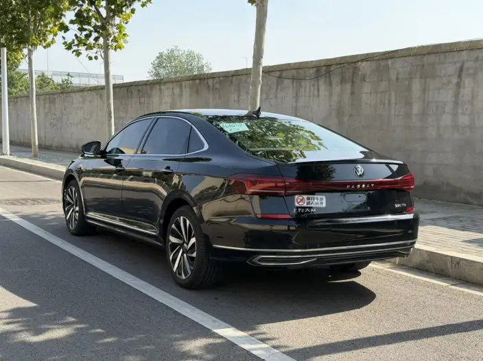 Volkswagen Passat 2022 Model 330TSI Deluxe Edition – фото 5