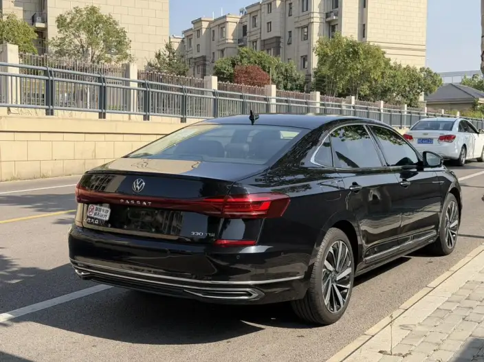 Volkswagen Passat 2022 Model 330TSI Deluxe Edition – фото 7