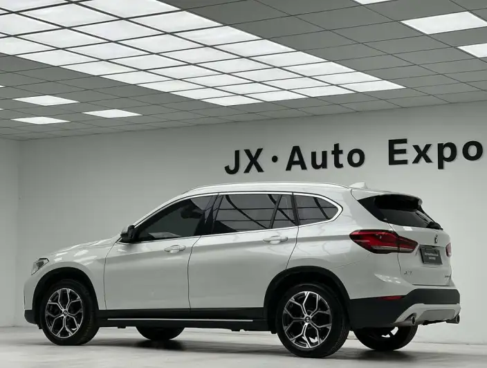 BMW X1 2022 Model sDrive20Li Fashion Model – фото 5