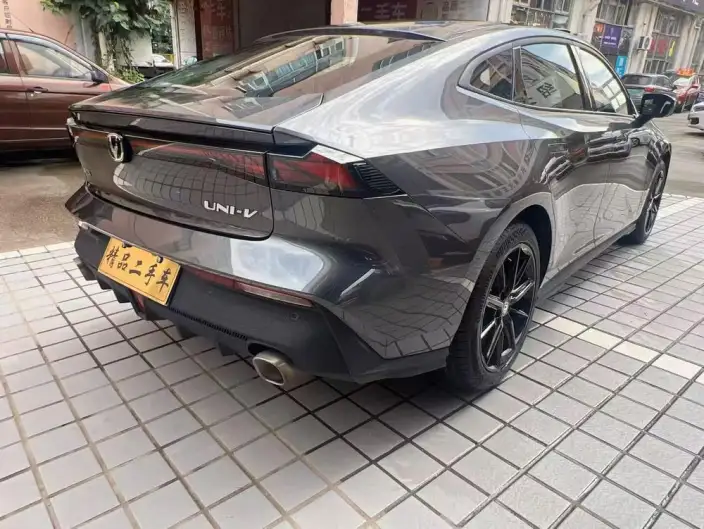 Changan UNI-V 2023 Model 1.5T Noble Model – фото 3