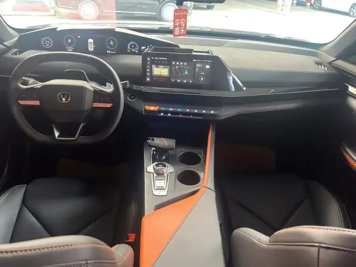 Changan UNI-V 2023 Model 1.5T Noble Model – фото 6