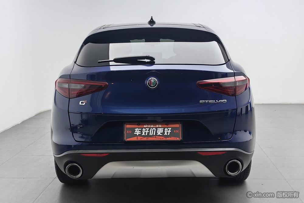 Al f a Romeo Stelvio 2017 модификация 2.0T 200HP Elite Edition