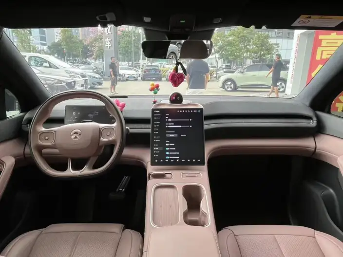 NIO EC6 2023 Model 75kWh – фото 6