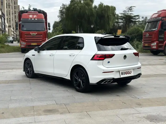 Volkswagen Golf 2024 Model 280TSI DSG R-Line 50 Legend Edition – фото 5