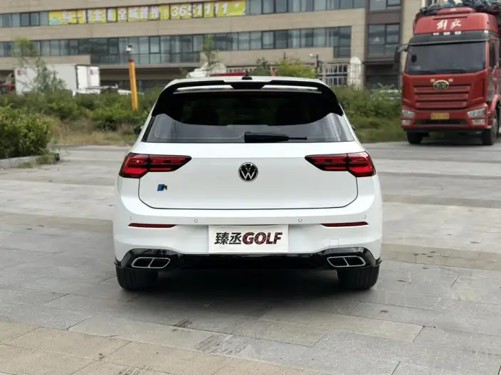 Volkswagen Golf 2024 Model 280TSI DSG R-Line 50 Legend Edition – фото 6