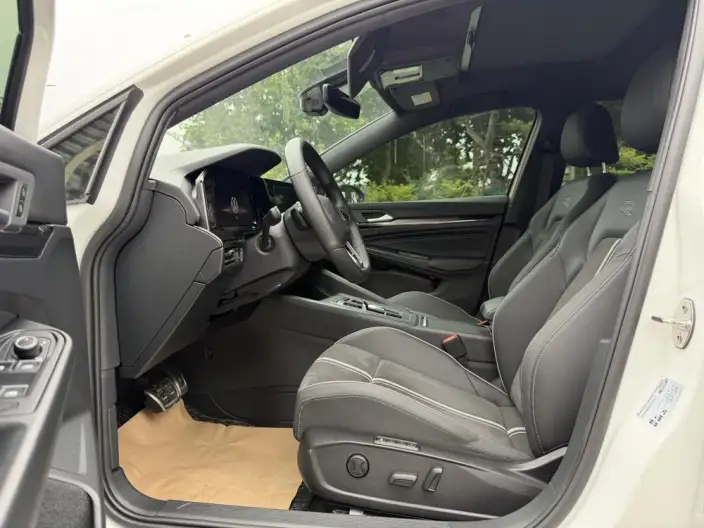 Volkswagen Golf 2023 Model Facelift 280TSI DSG R-Line Lite – фото 10