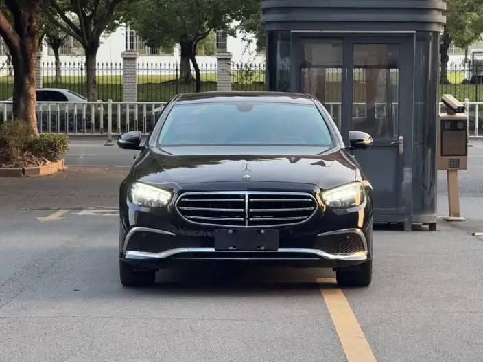 Mercedes-Benz E-Class 2023 Model E 300 L Luxury Model sedan – фото 2