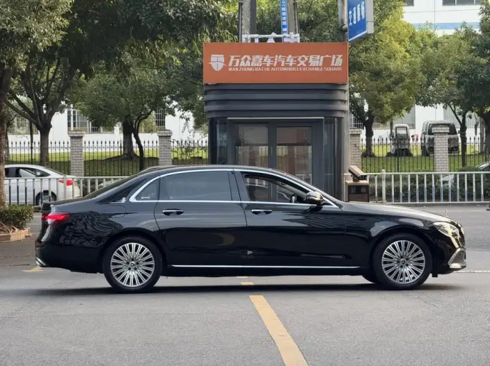 Mercedes-Benz E-Class 2023 Model E 300 L Luxury Model sedan – фото 6