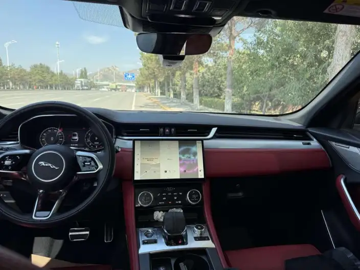 Jaguar F-PACE 2024 Model P250 R-Dynamic S – фото 5