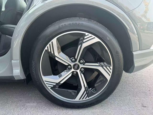 Audi Q4 e-tron 2024 50 e-tron quattro Genesis Night – фото 20