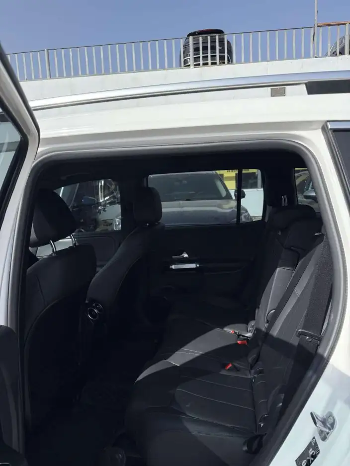 Mercedes-Benz GLB 2024 Model Facelift GLB 200 Dynamic Model – фото 7