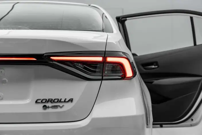 Toyota Corolla 2026 Model Intelligent Hybrid 1.8L E-CVT Elite Edition – фото 7