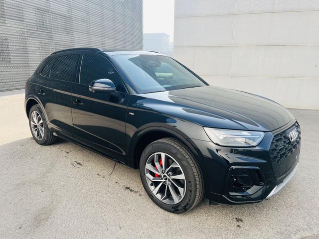 Audi Q5L 2025 модификация quattro 45 Anniversary Collector Edition Edition 40TFSI Luxury Dynamic – фото 15