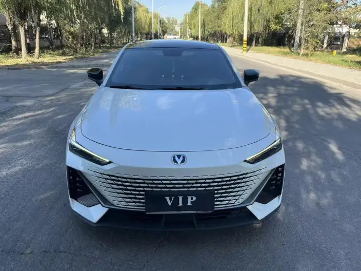 Changan UNI-V 2022 Model 1.5T Smart Pilot Model – фото 2