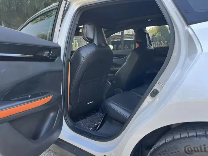 Changan UNI-V 2022 Model 1.5T Smart Pilot Model – фото 9
