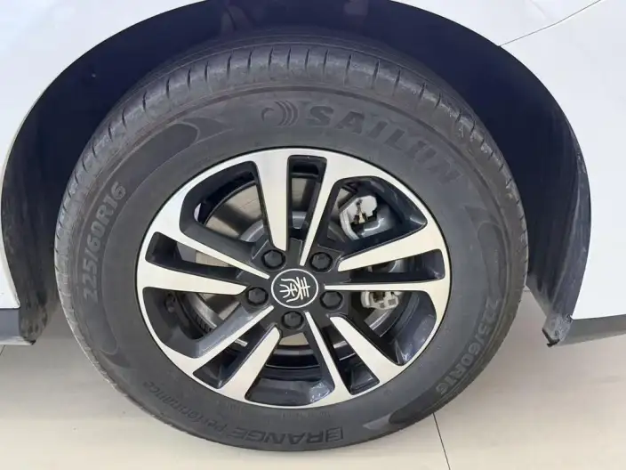 BYD Qin PLUS DM 2026 Model DM-i 128KM Enterprising Model – фото 9