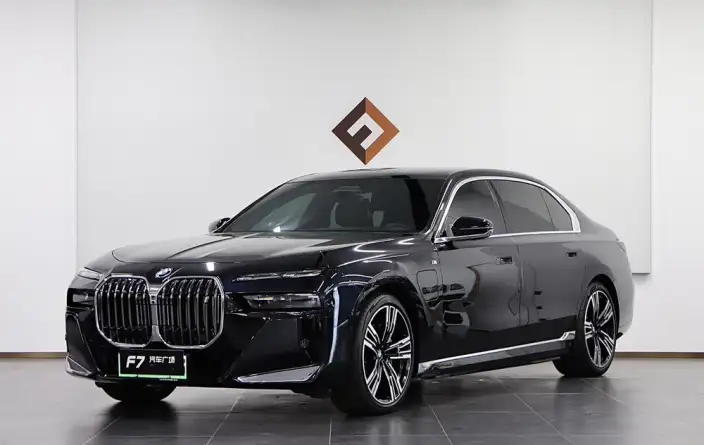 BMW i7 2023 Model eDrive50L Exclusive Model M Sports Set – фото 1