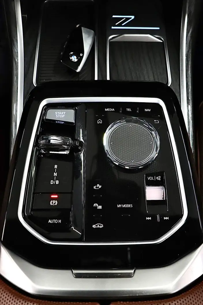 BMW i7 2023 Model eDrive50L Exclusive Model M Sports Set – фото 9